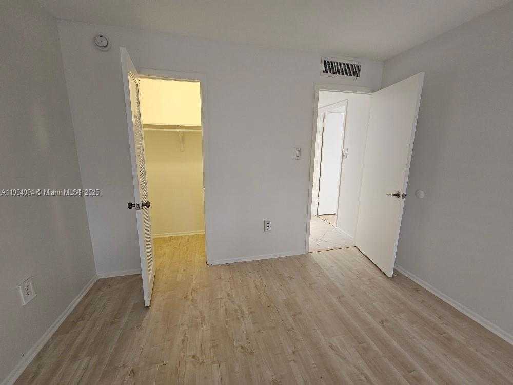 Small Image of 18041 BISCAYNE BLVD #204, Aventura Number 18