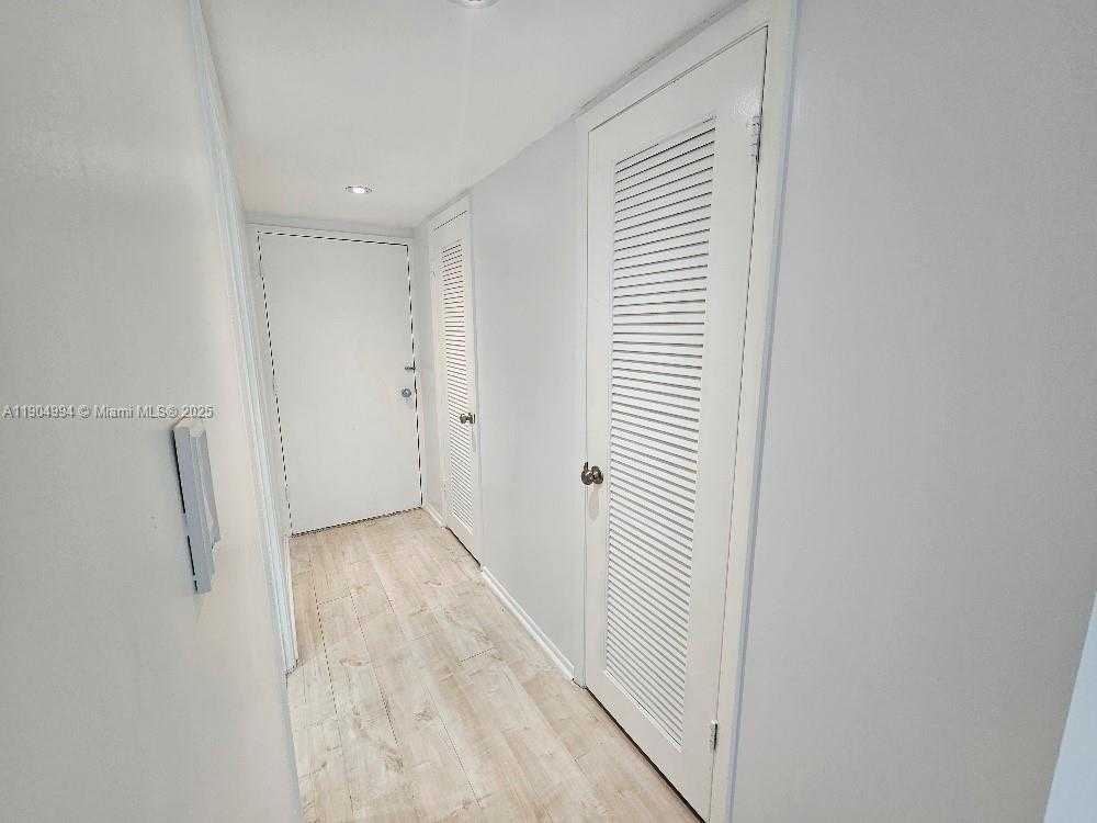 Small Image of 18041 BISCAYNE BLVD #204, Aventura Number 21
