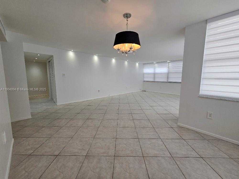 Small Image of 18041 BISCAYNE BLVD #204, Aventura Number 8