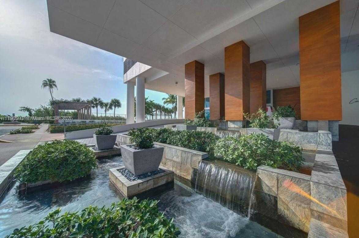 Small Image of 6899 COLLINS AVE #1709, Miami Beach Number 4