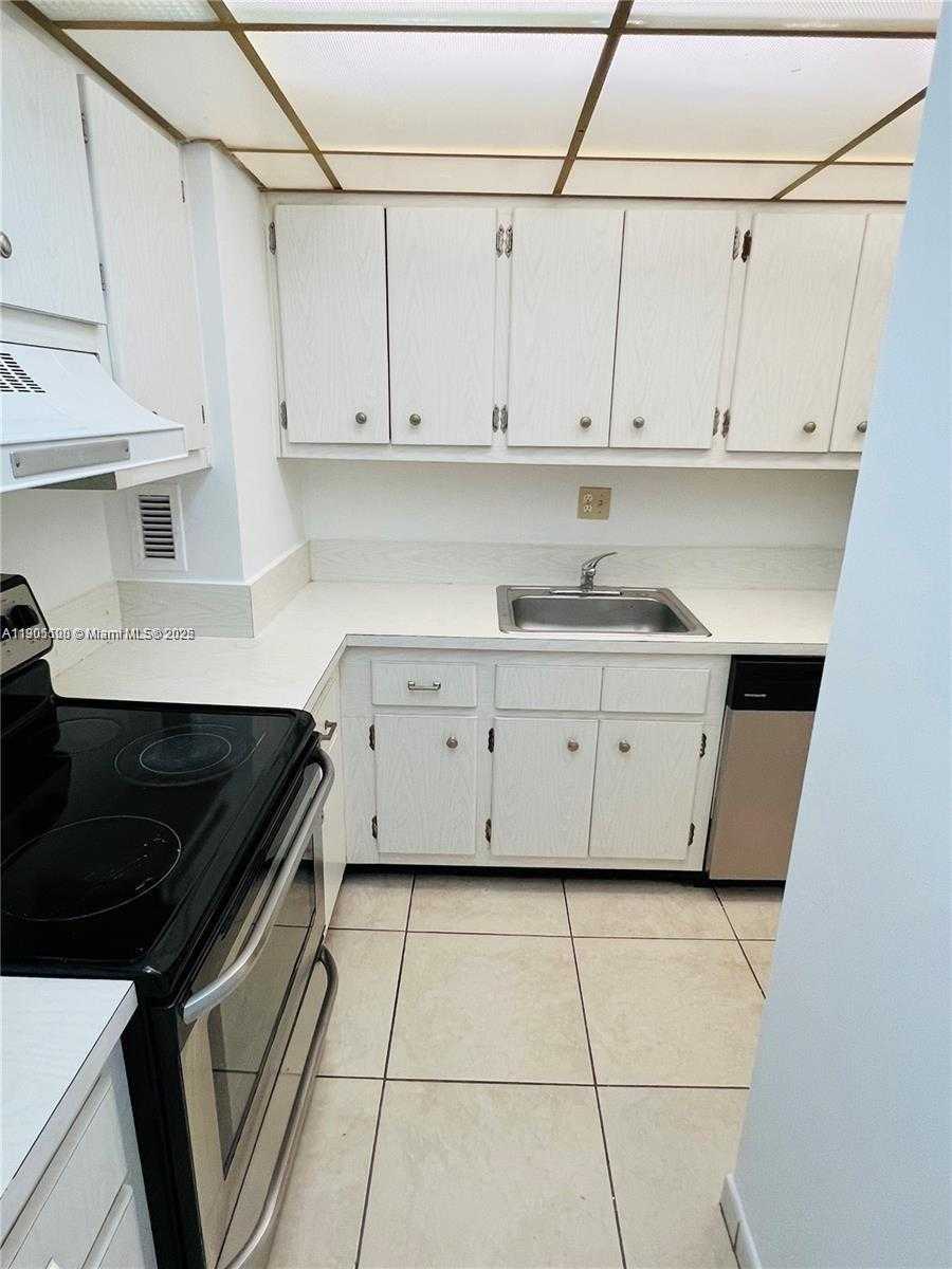 Small Image of 1865 79TH ST CSWY #4L, North Bay Village Number 13