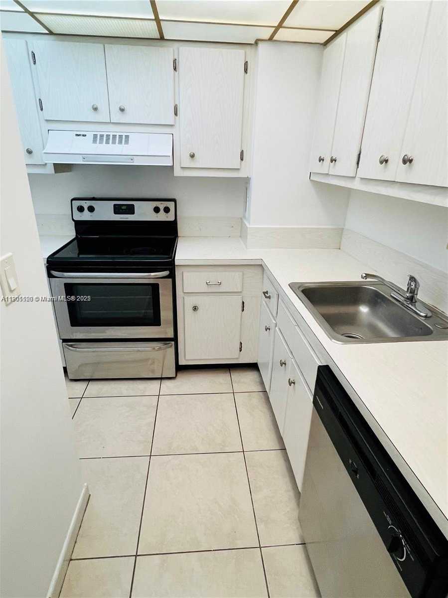 Small Image of 1865 79TH ST CSWY #4L, North Bay Village Number 15