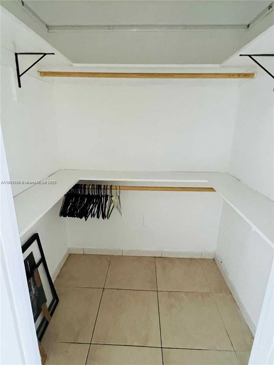 Small Image of 1865 79TH ST CSWY #4L, North Bay Village Number 16