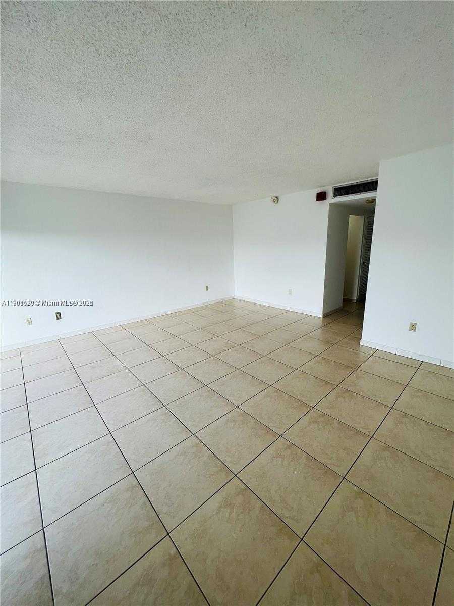 Small Image of 1865 79TH ST CSWY #4L, North Bay Village Number 4