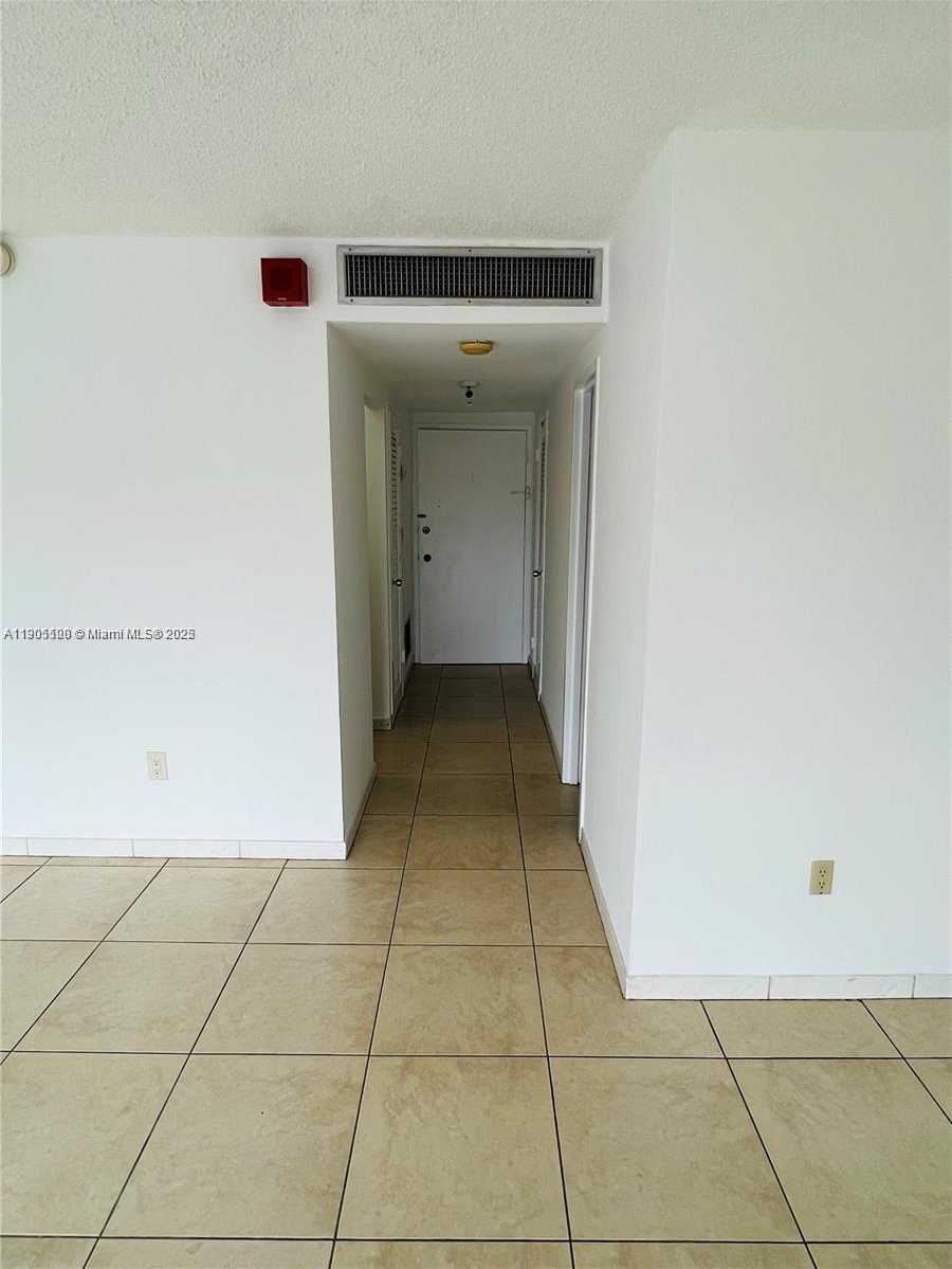 Small Image of 1865 79TH ST CSWY #4L, North Bay Village Number 6