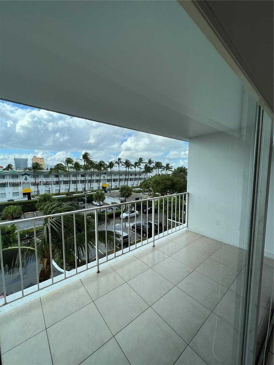 Small Image of 1865 79TH ST CSWY #4L, North Bay Village Number 7