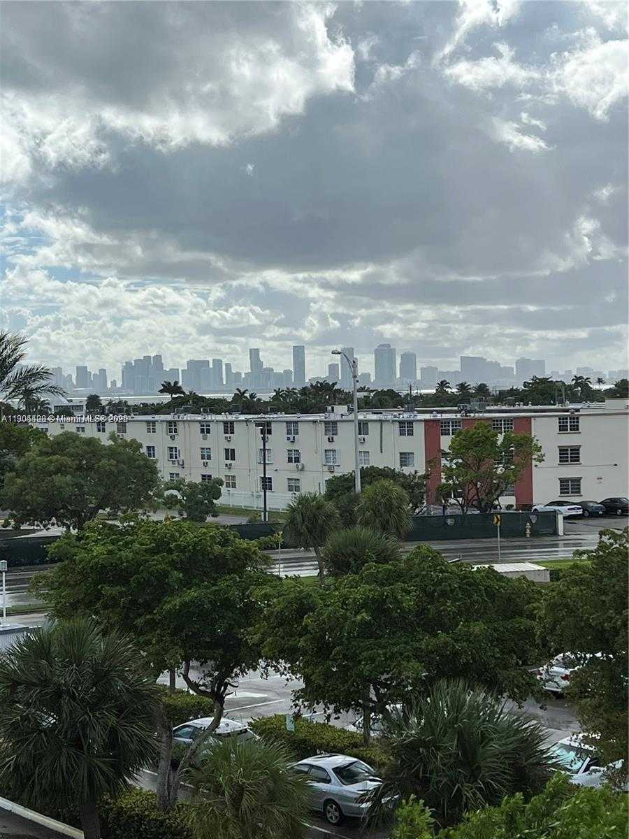 Small Image of 1865 79TH ST CSWY #4L, North Bay Village Number 8