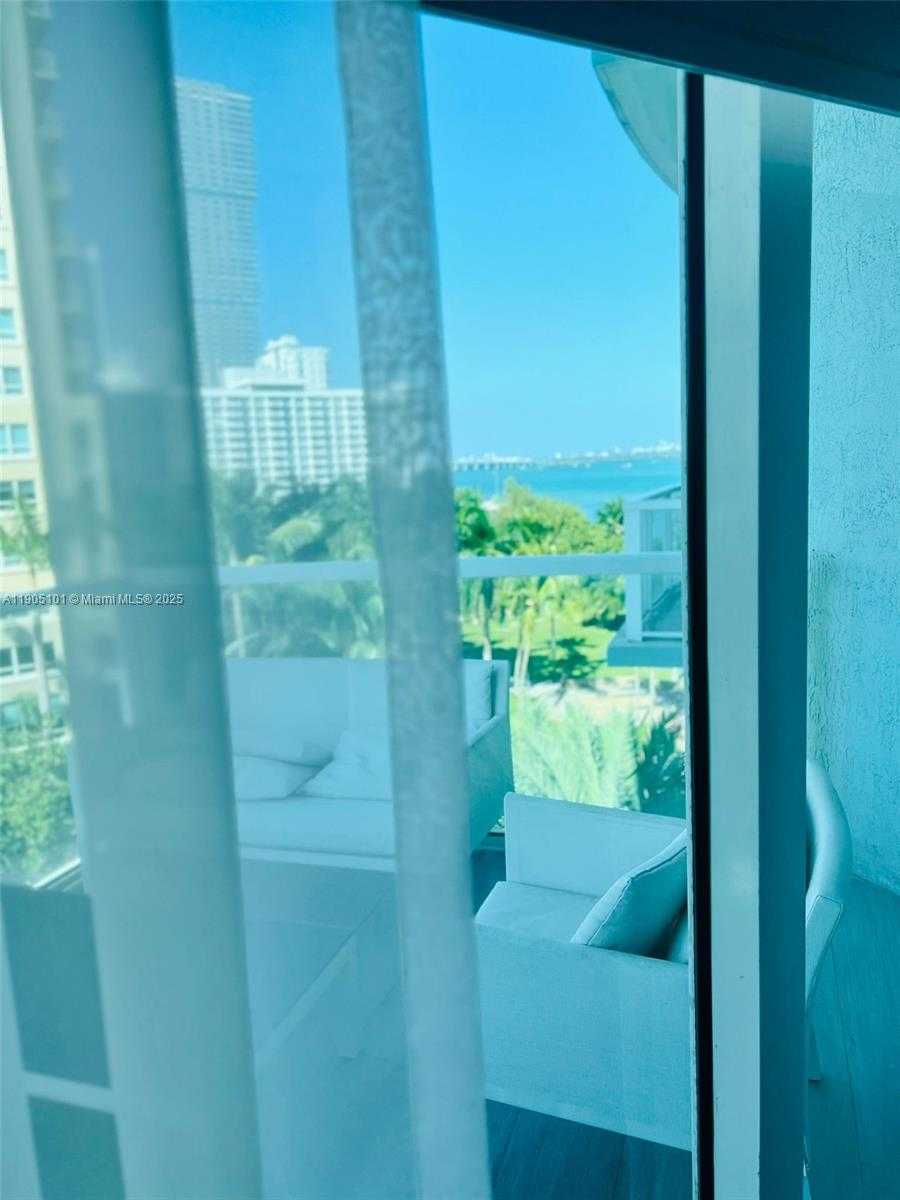 Small Image of 1900 NORTH BAYSHORE DR #710, Miami Number 11