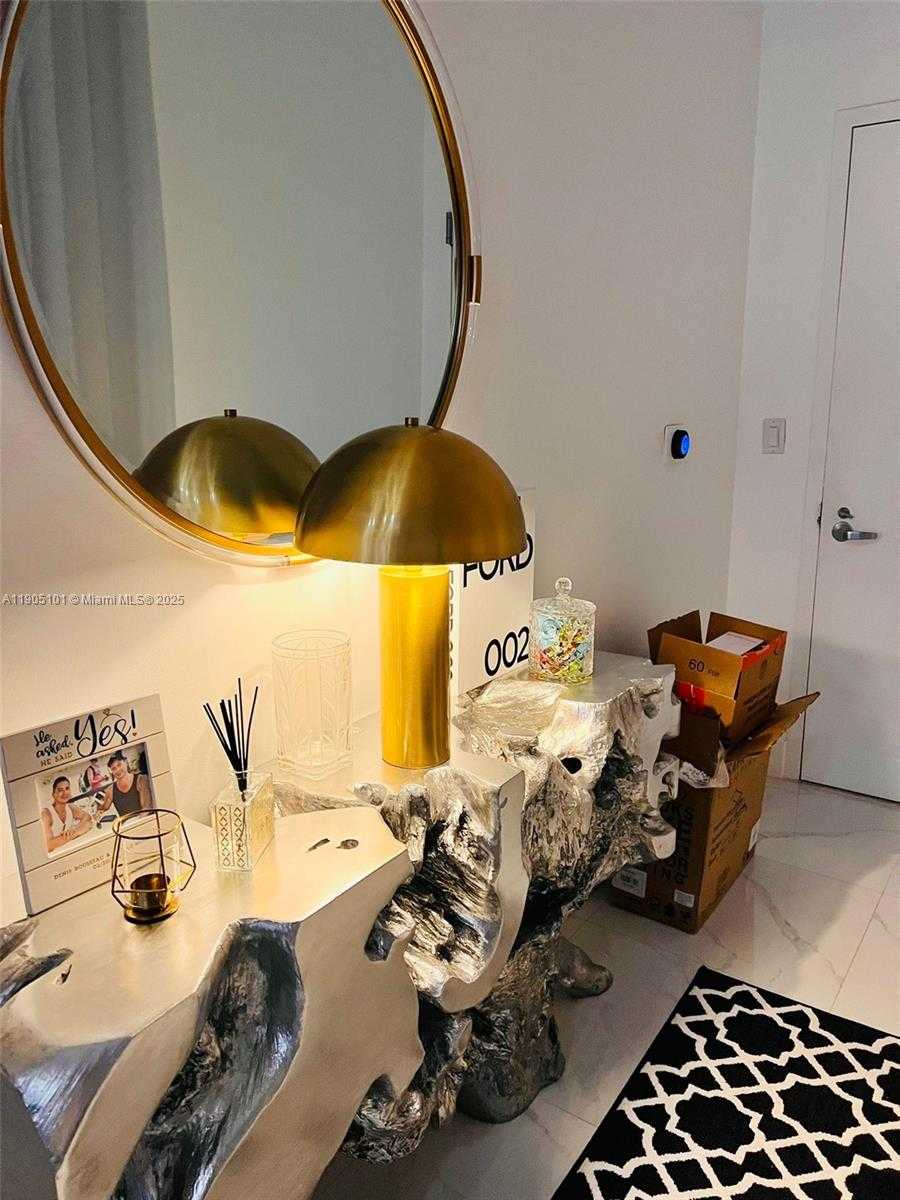 Small Image of 1900 NORTH BAYSHORE DR #710, Miami Number 2