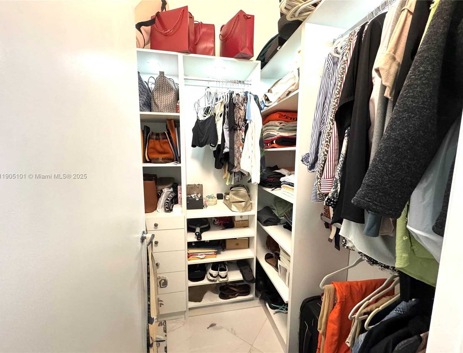 Small Image of 1900 NORTH BAYSHORE DR #710, Miami Number 22