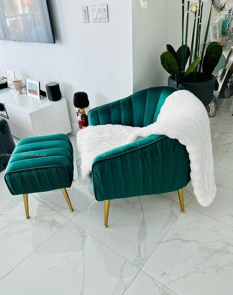 Small Image of 1900 NORTH BAYSHORE DR #710, Miami Number 6