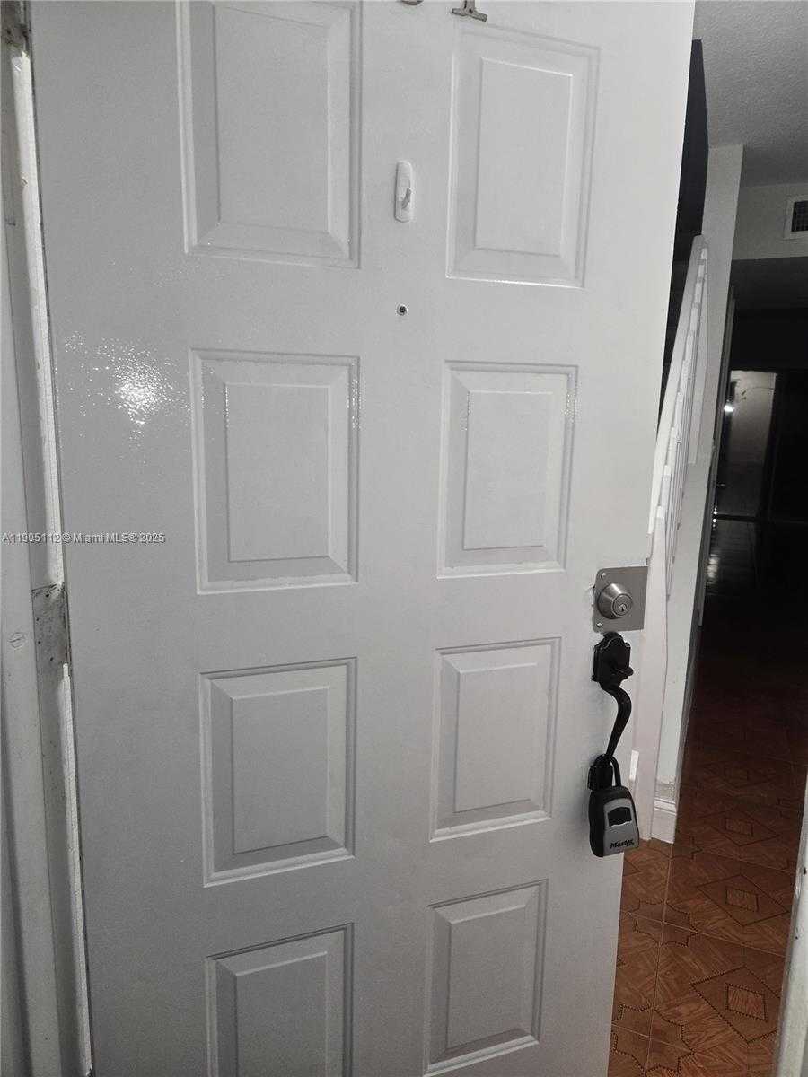 Small Image of 2730 WEST 76TH ST #201, Hialeah Number 11