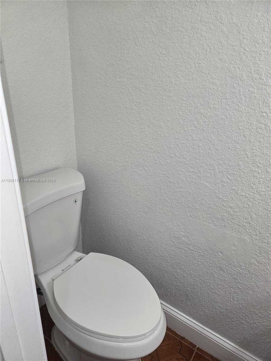 Small Image of 2730 WEST 76TH ST #201, Hialeah Number 16