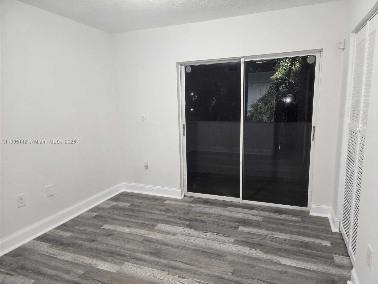 Small Image of 2730 WEST 76TH ST #201, Hialeah Number 6