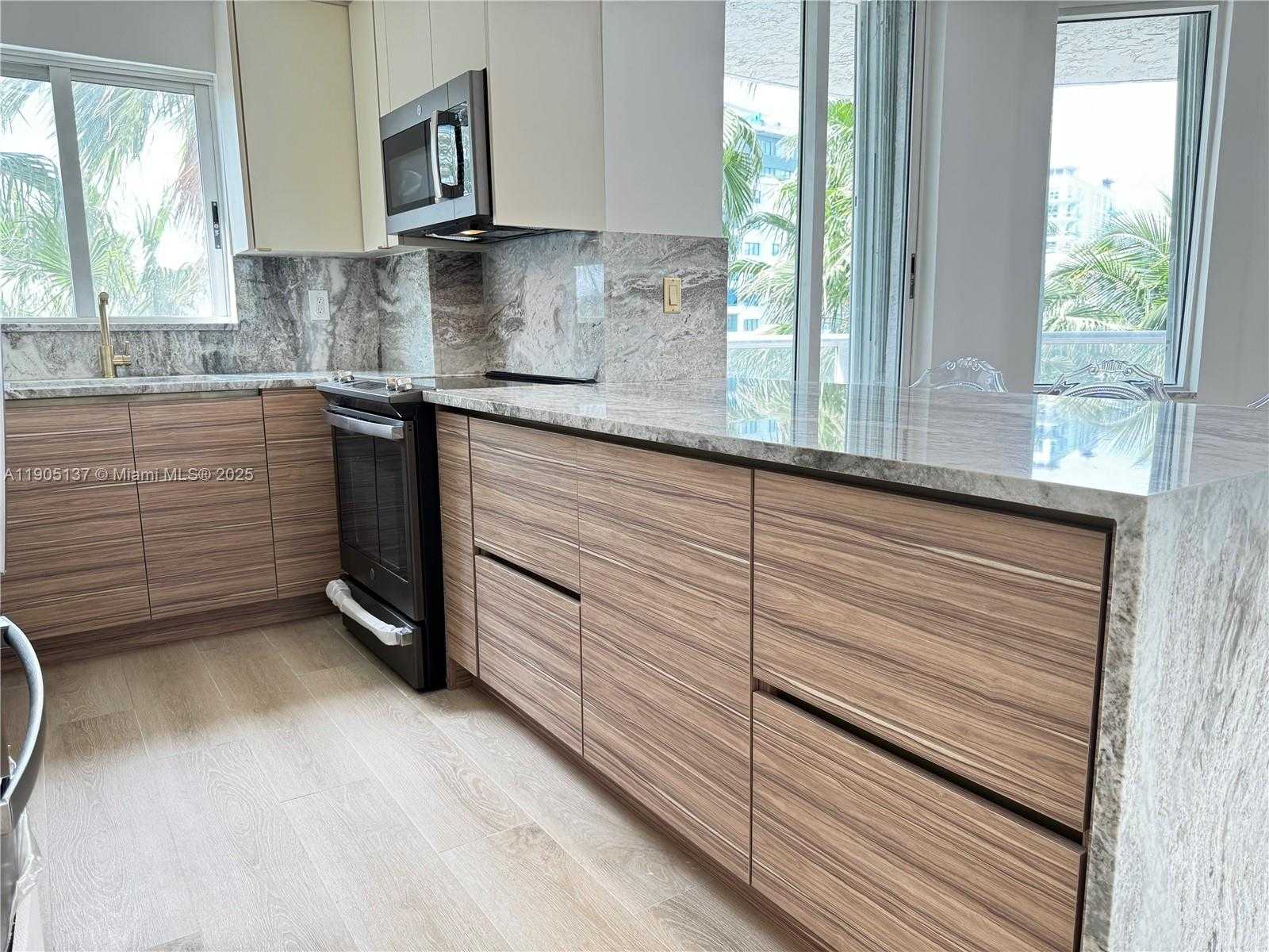 Small Image of 5900 COLLINS AVE #508, Miami Beach Number 10