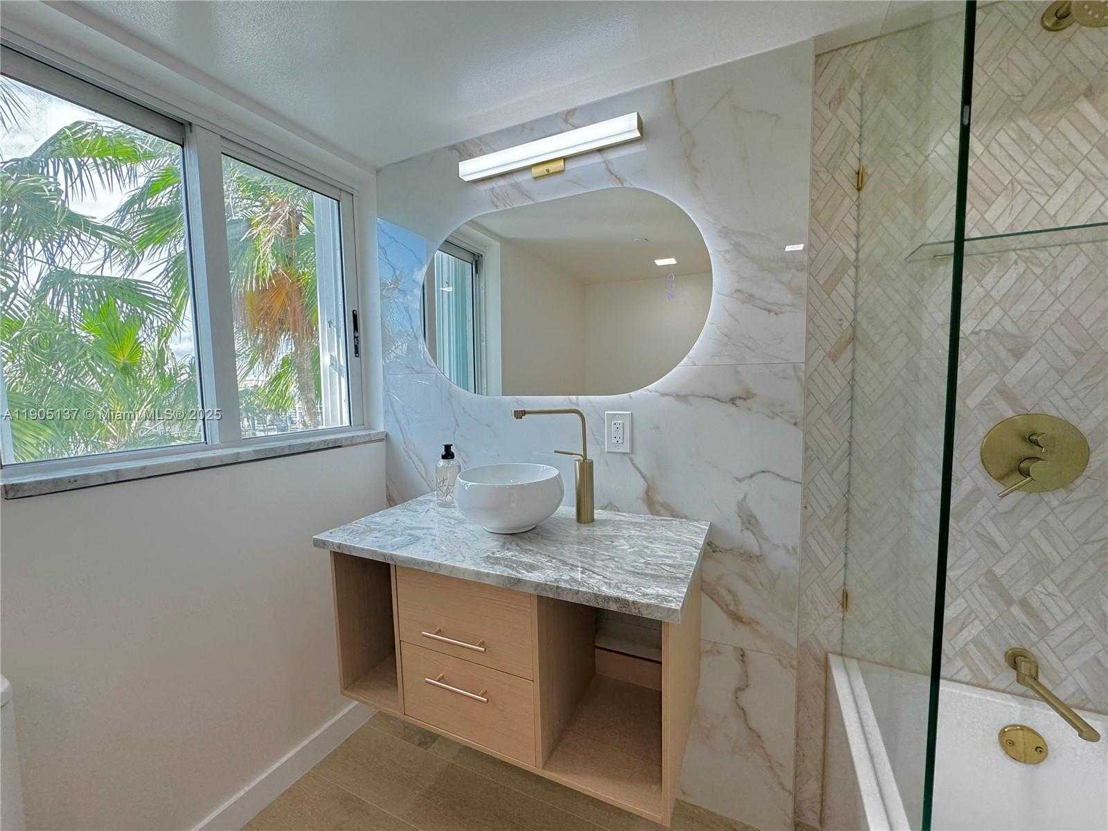 Small Image of 5900 COLLINS AVE #508, Miami Beach Number 17