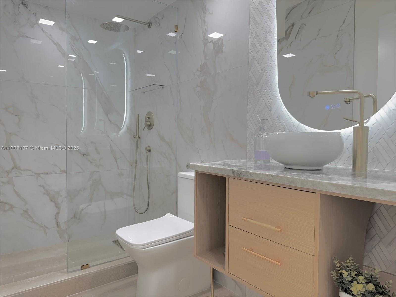 Small Image of 5900 COLLINS AVE #508, Miami Beach Number 22