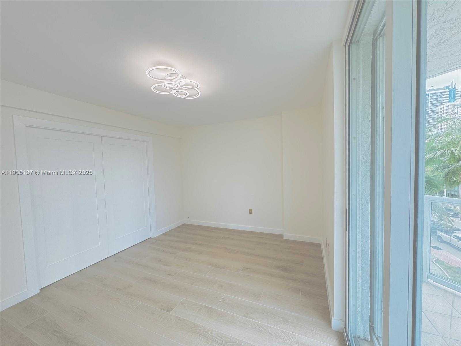 Small Image of 5900 COLLINS AVE #508, Miami Beach Number 28