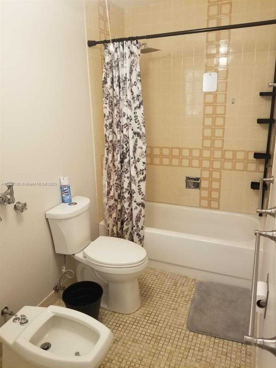 Small Image of 2500 PARKVIEW DR #2517, Hallandale Beach Number 13