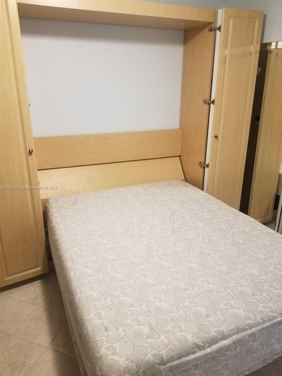 Small Image of 2500 PARKVIEW DR #2517, Hallandale Beach Number 14