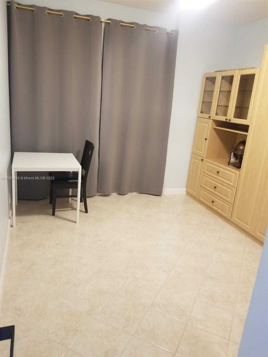 Small Image of 2500 PARKVIEW DR #2517, Hallandale Beach Number 15