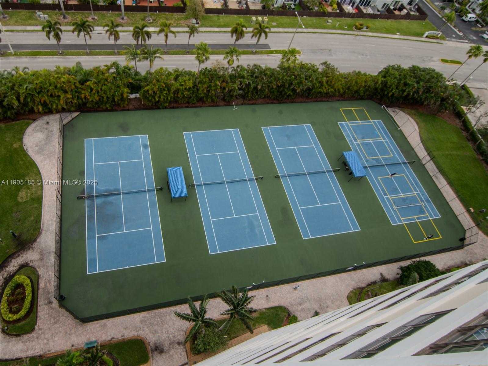 Small Image of 2500 PARKVIEW DR #2517, Hallandale Beach Number 25