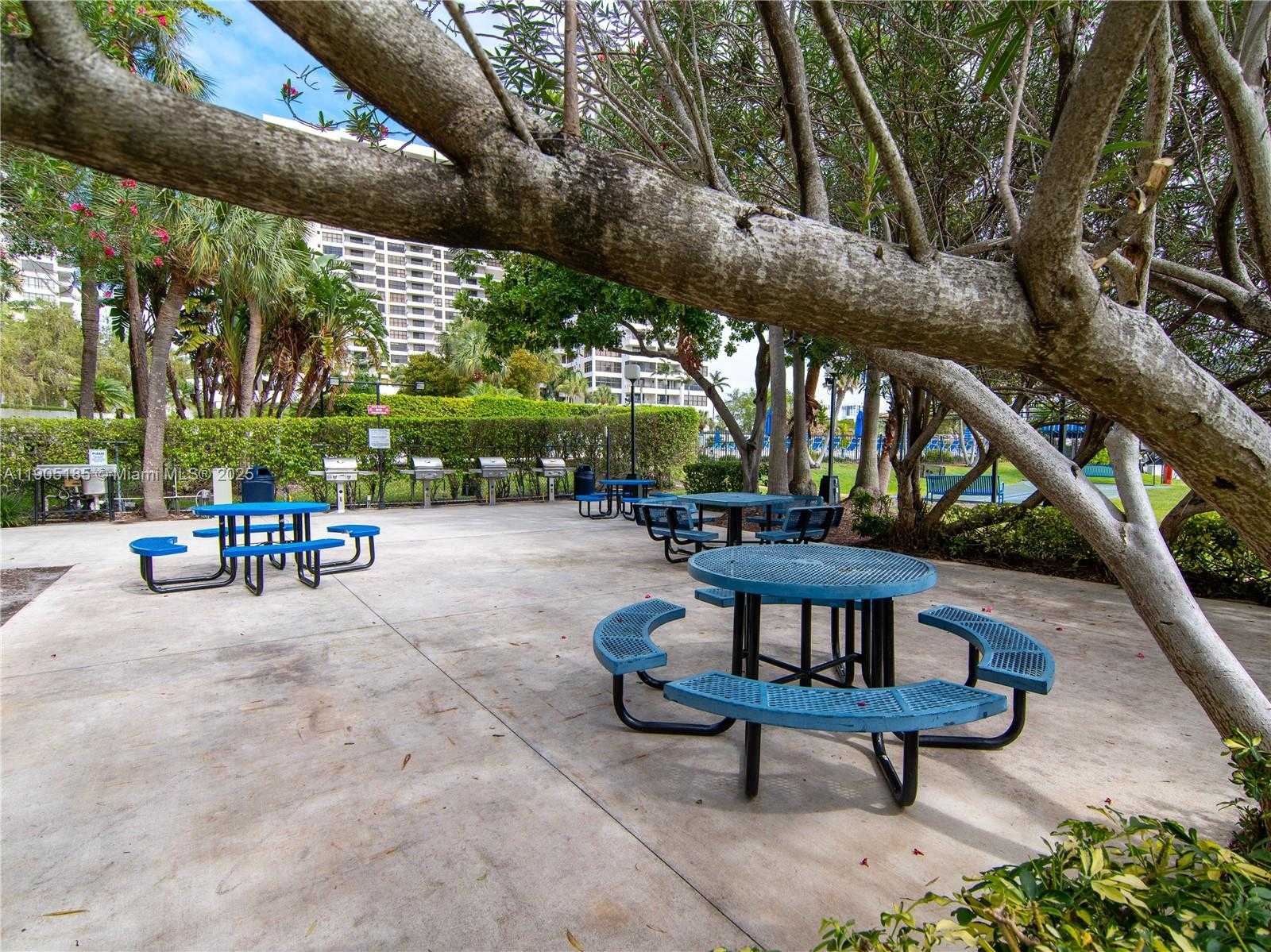 Small Image of 2500 PARKVIEW DR #2517, Hallandale Beach Number 34