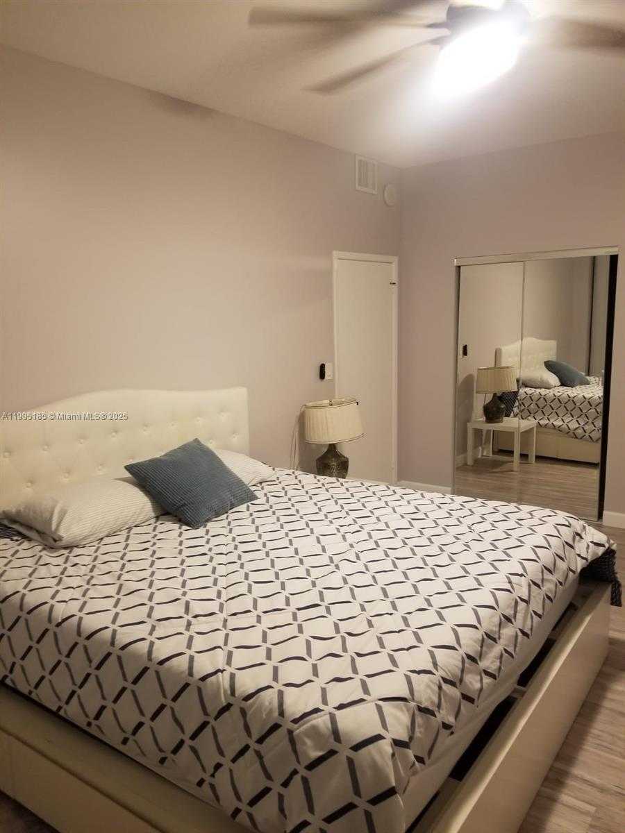 Small Image of 2500 PARKVIEW DR #2517, Hallandale Beach Number 8