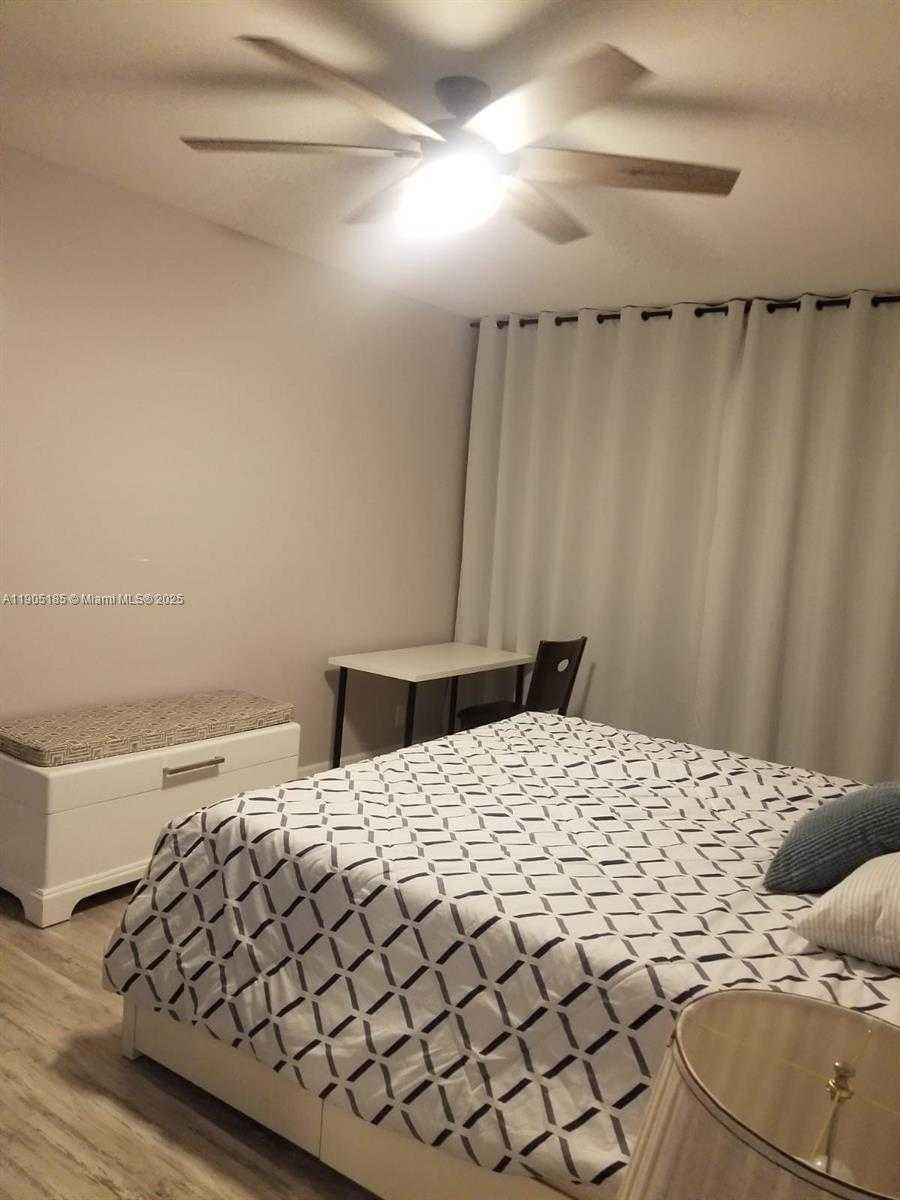 Small Image of 2500 PARKVIEW DR #2517, Hallandale Beach Number 9