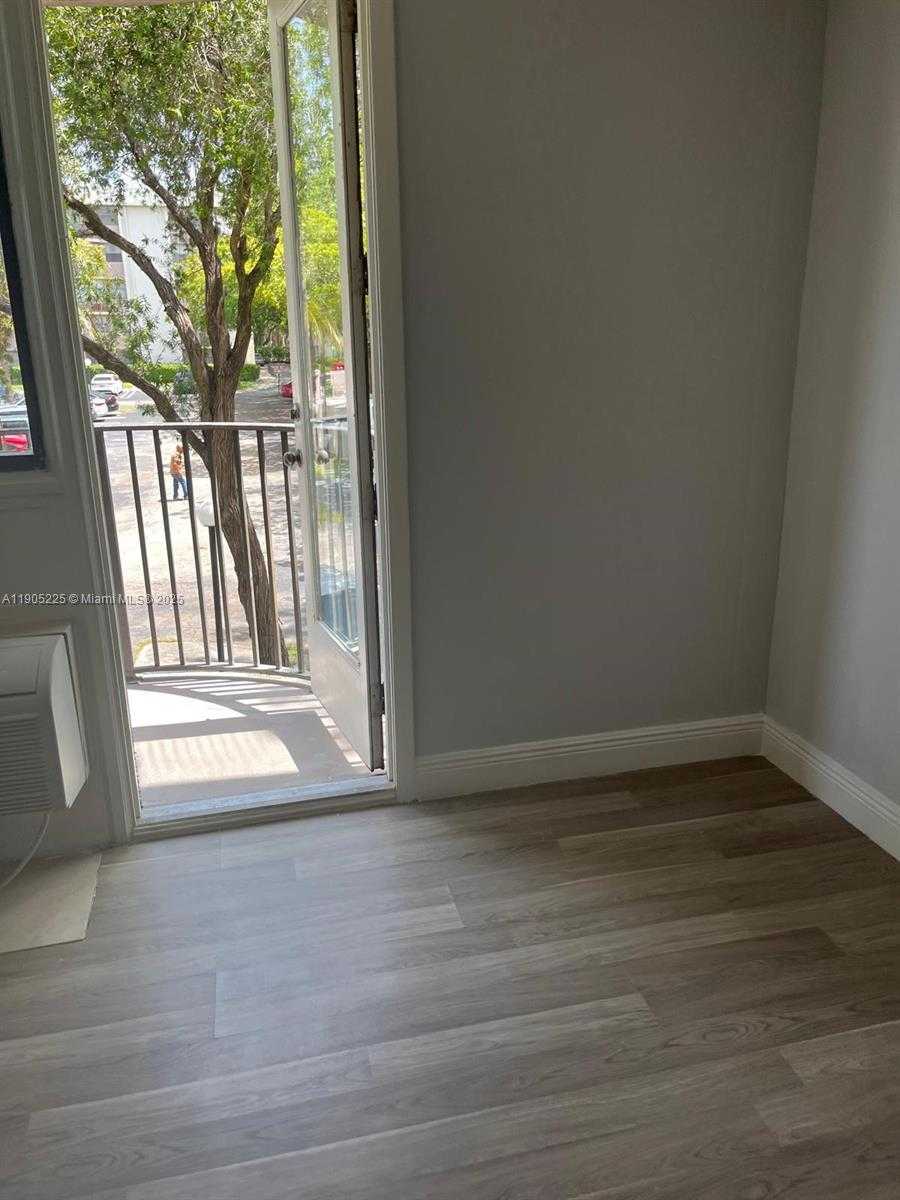 Small Image of 2701 RIVERSIDE DR #203-B, Coral Springs Number 18