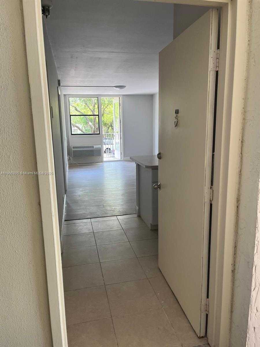 Small Image of 2701 RIVERSIDE DR #203-B, Coral Springs Number 2