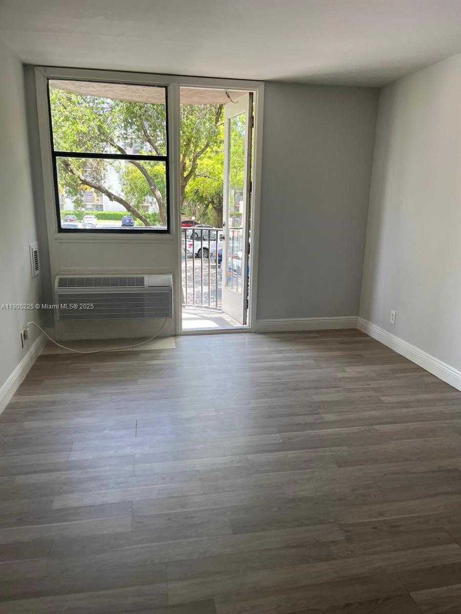 Small Image of 2701 RIVERSIDE DR #203-B, Coral Springs Number 3