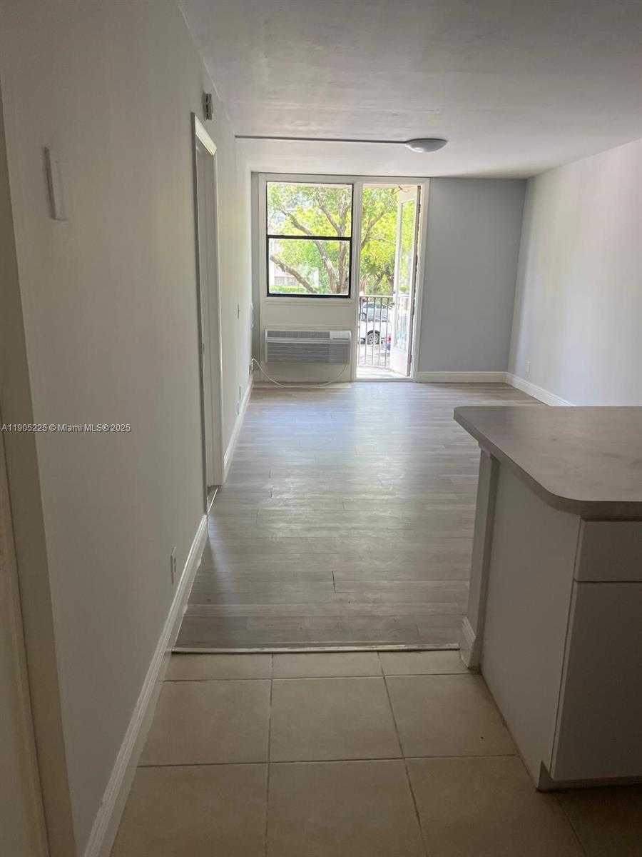 Small Image of 2701 RIVERSIDE DR #203-B, Coral Springs Number 4