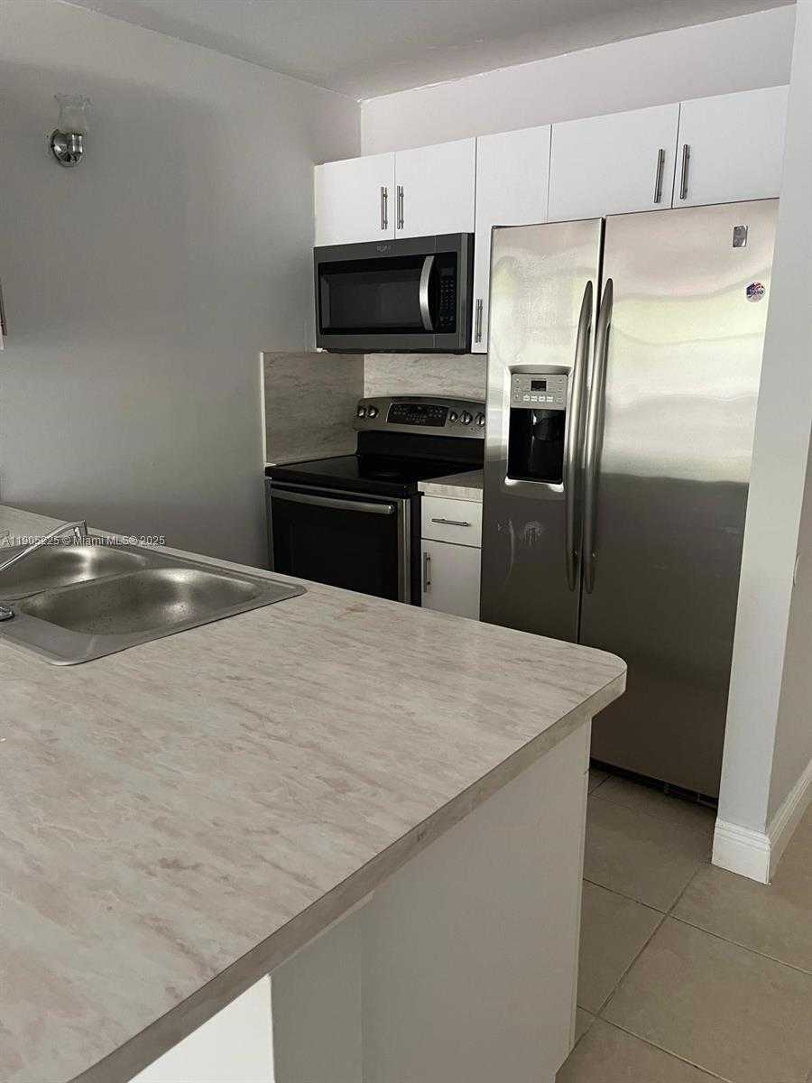 Small Image of 2701 RIVERSIDE DR #203-B, Coral Springs Number 6