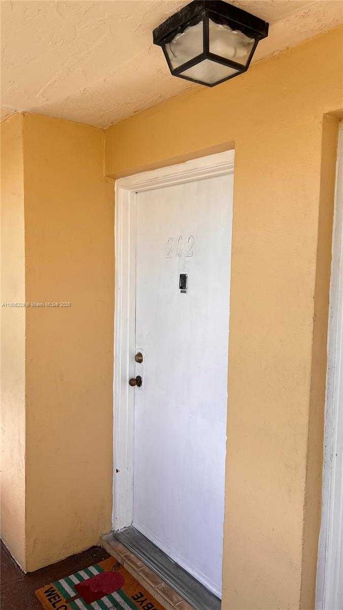 Small Image of 8850 FONTAINEBLEAU BLVD #202, Miami Number 15