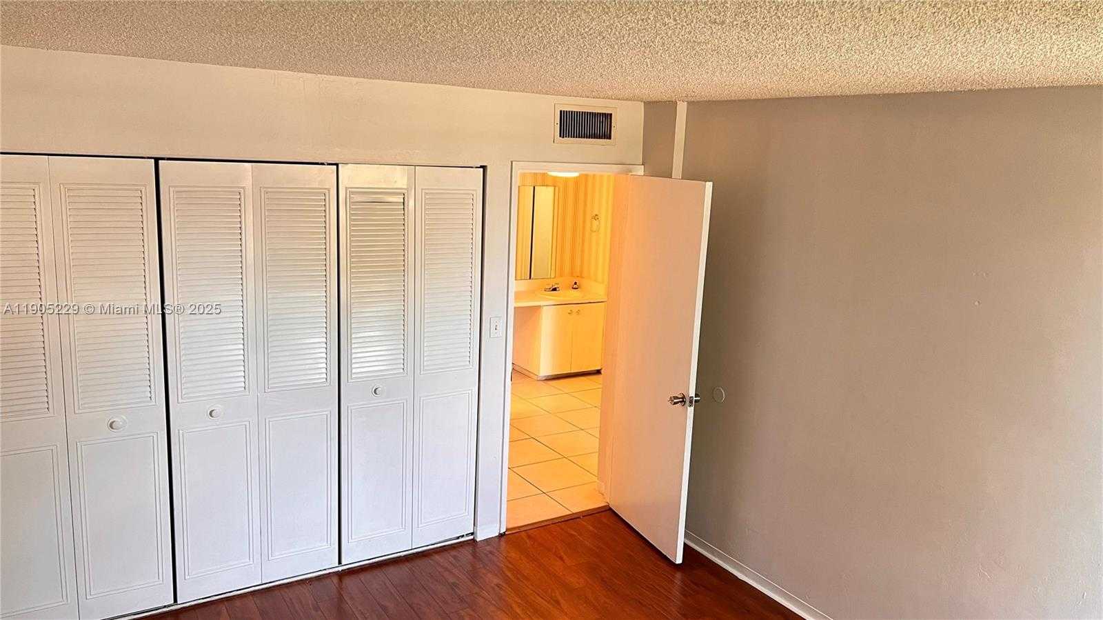 Small Image of 8850 FONTAINEBLEAU BLVD #202, Miami Number 9