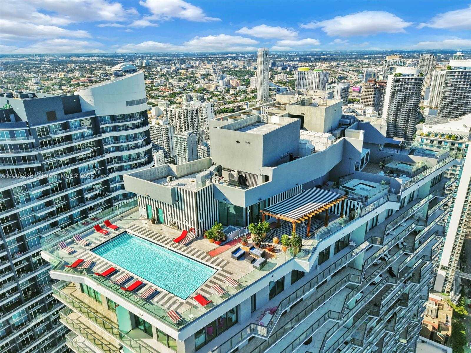 Imagen de Pequeño Objeto