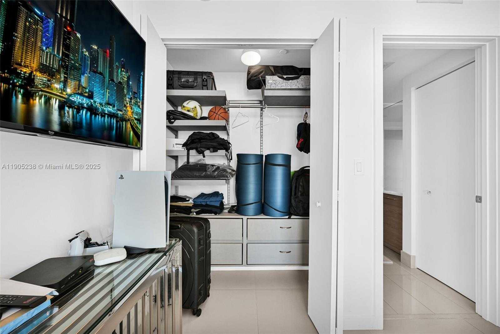 Imagen de Pequeño Objeto