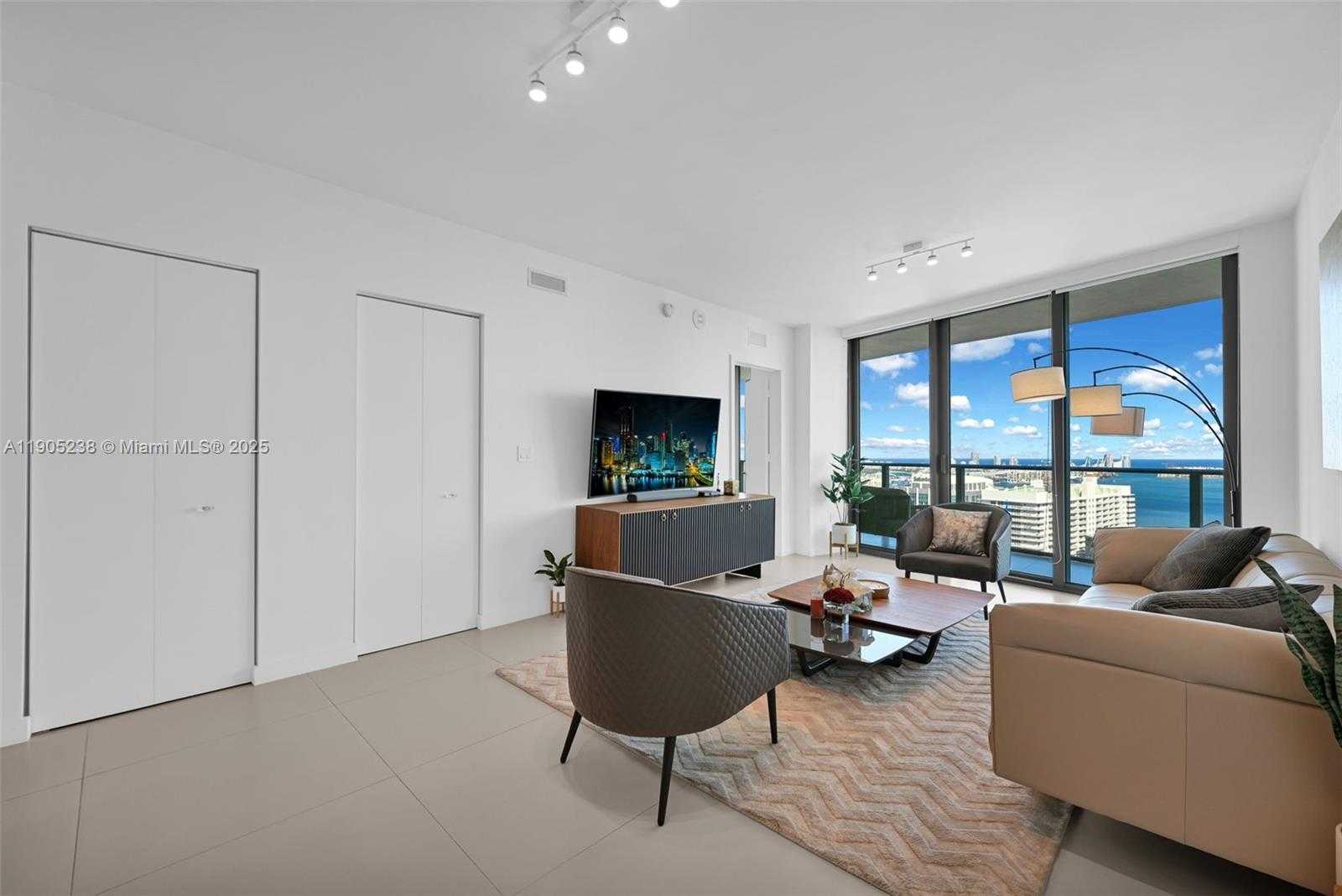 Imagen de Pequeño Objeto