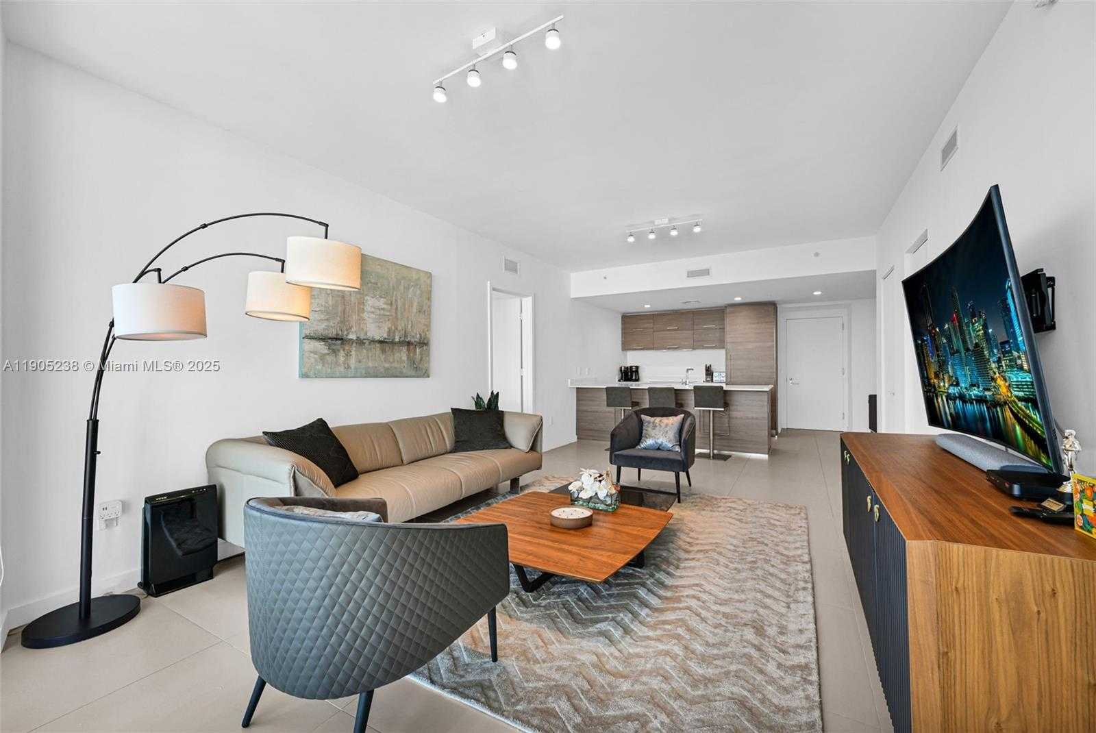 Imagen de Pequeño Objeto