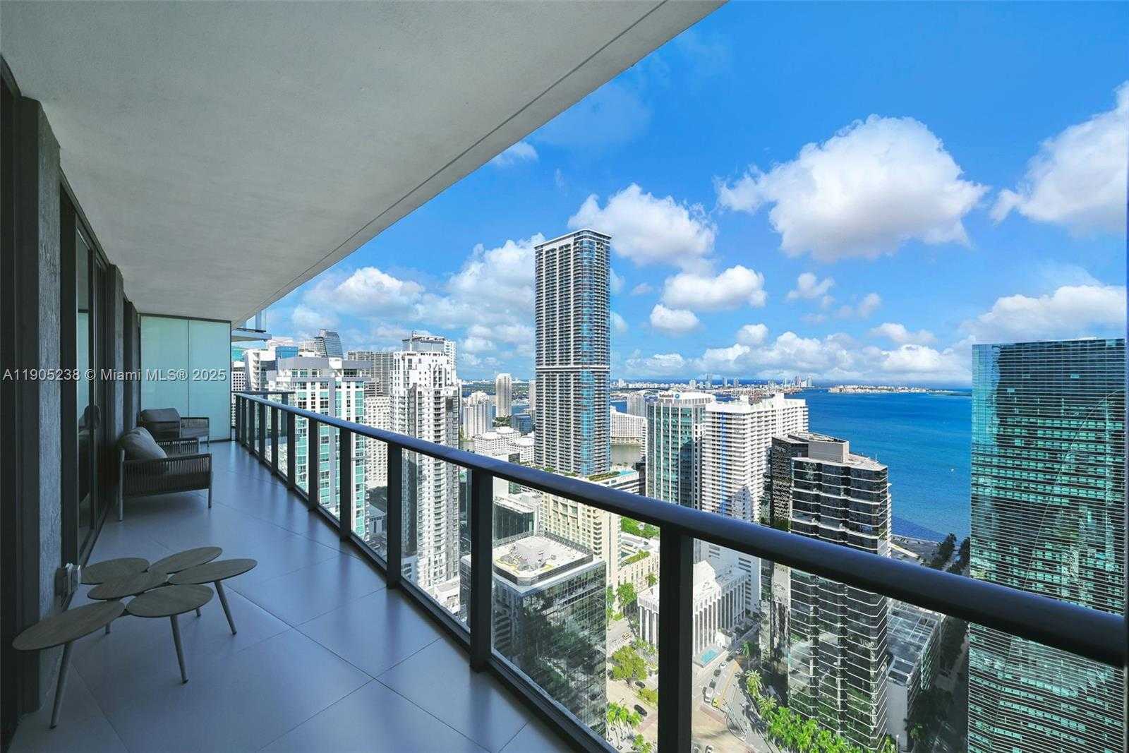 Imagen de Pequeño Objeto