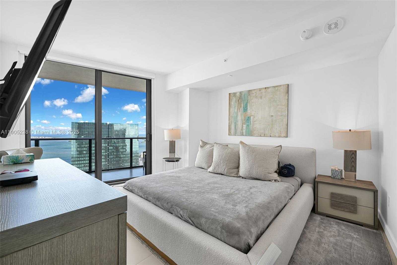 Imagen de Pequeño Objeto