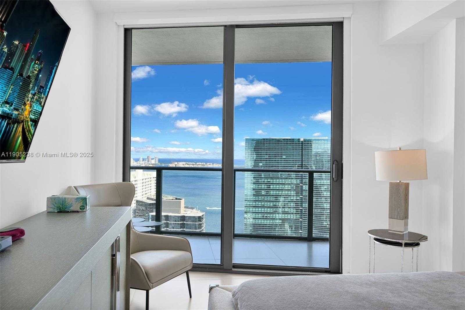 Imagen de Pequeño Objeto