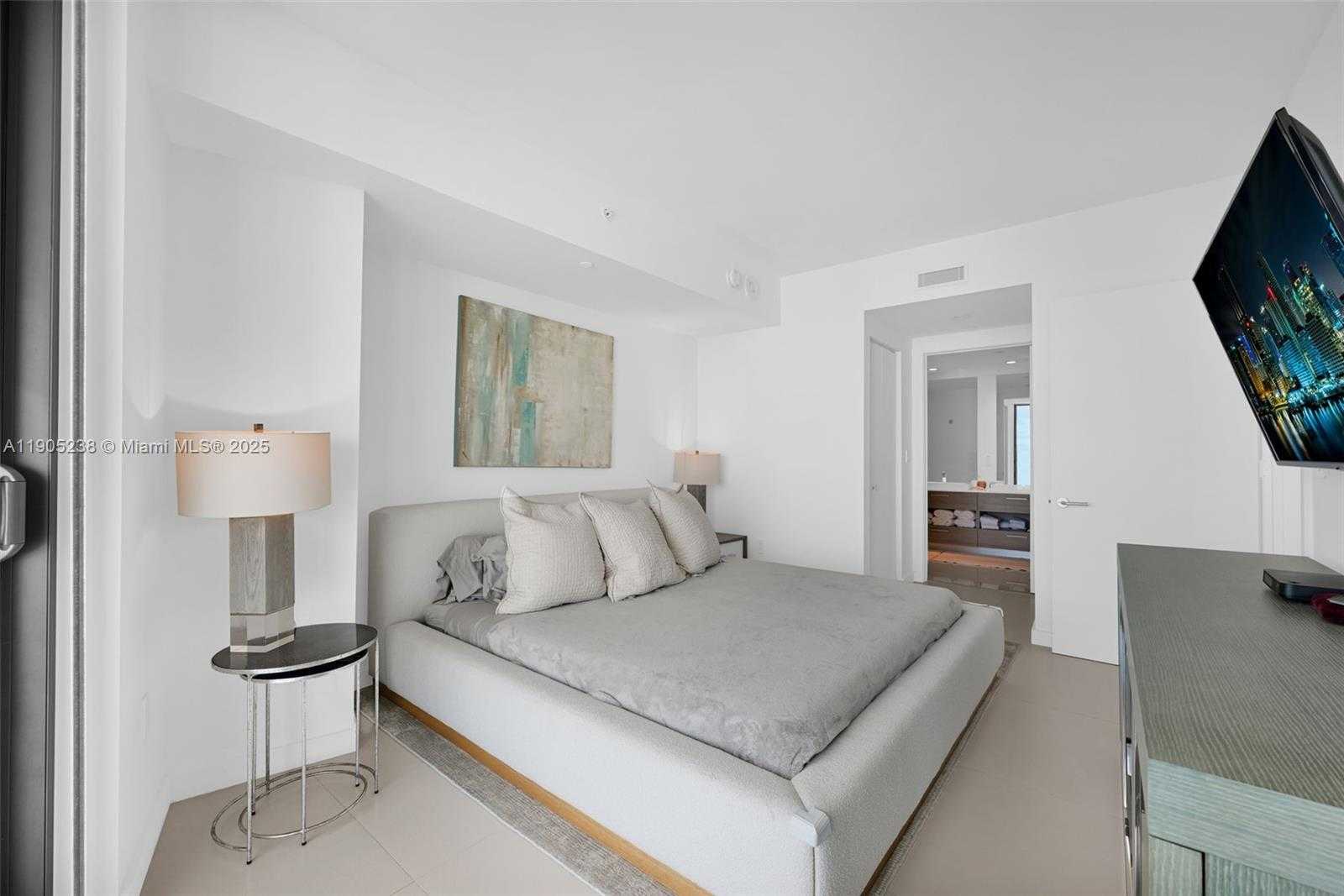 Imagen de Pequeño Objeto