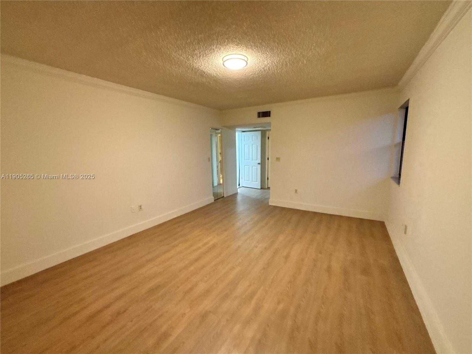 Small Image of 461 IVES DAIRY RD #402-2, Miami Number 16