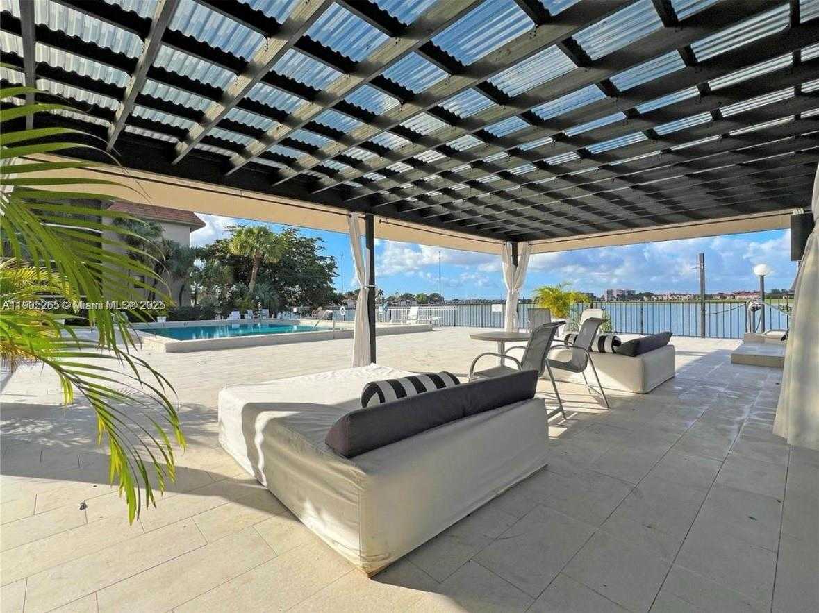 Small Image of 461 IVES DAIRY RD #402-2, Miami Number 35