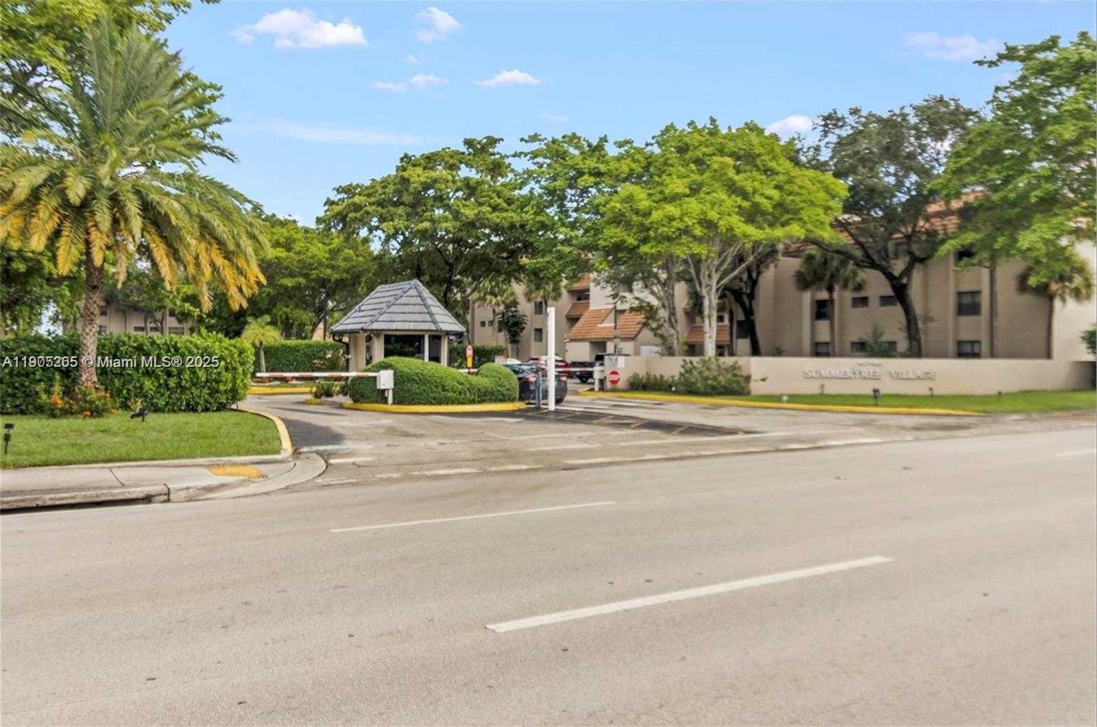 Small Image of 461 IVES DAIRY RD #402-2, Miami Number 42