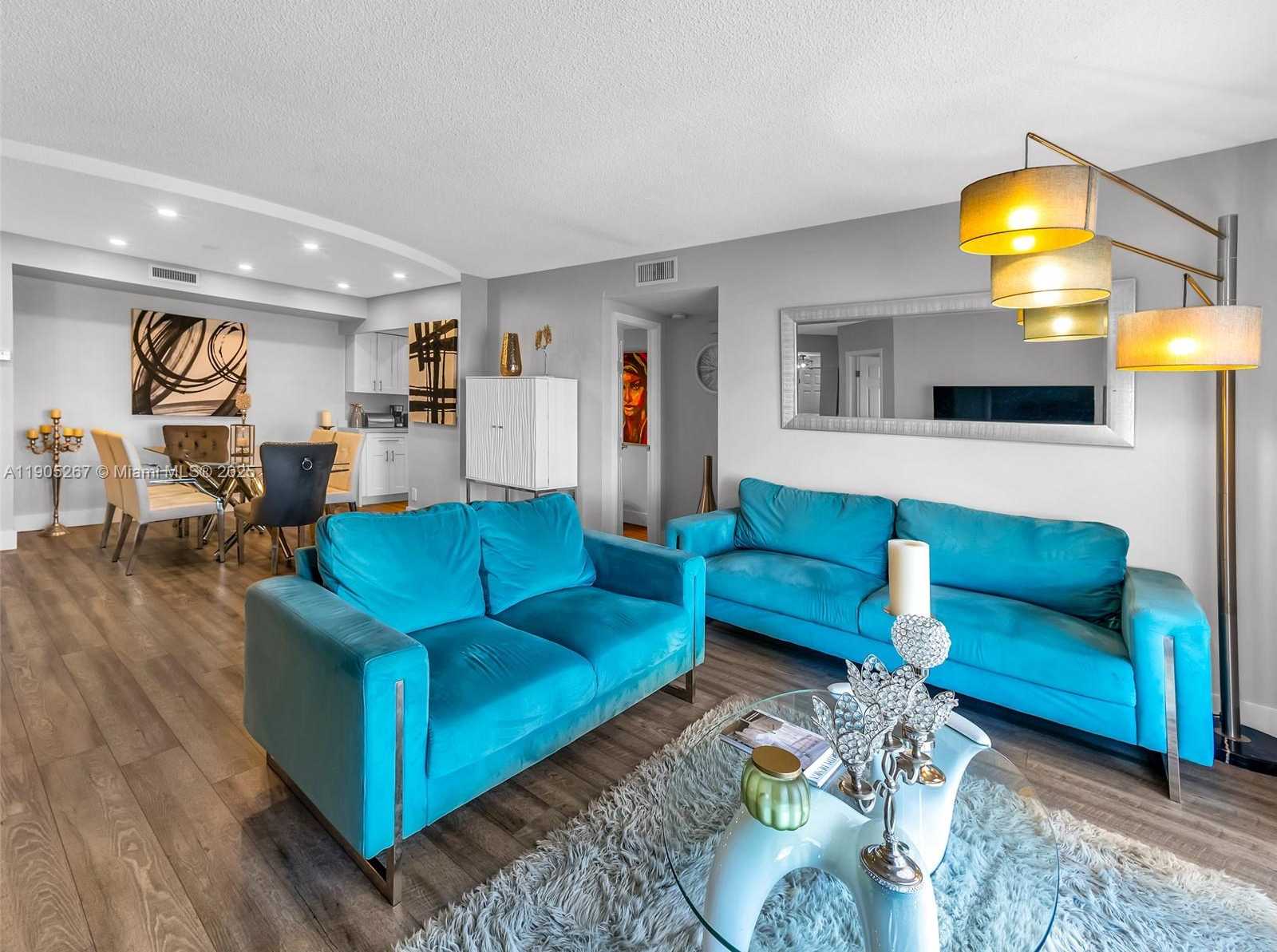 Small Image of 3800 HILLCREST DR #907, Hollywood Number 5