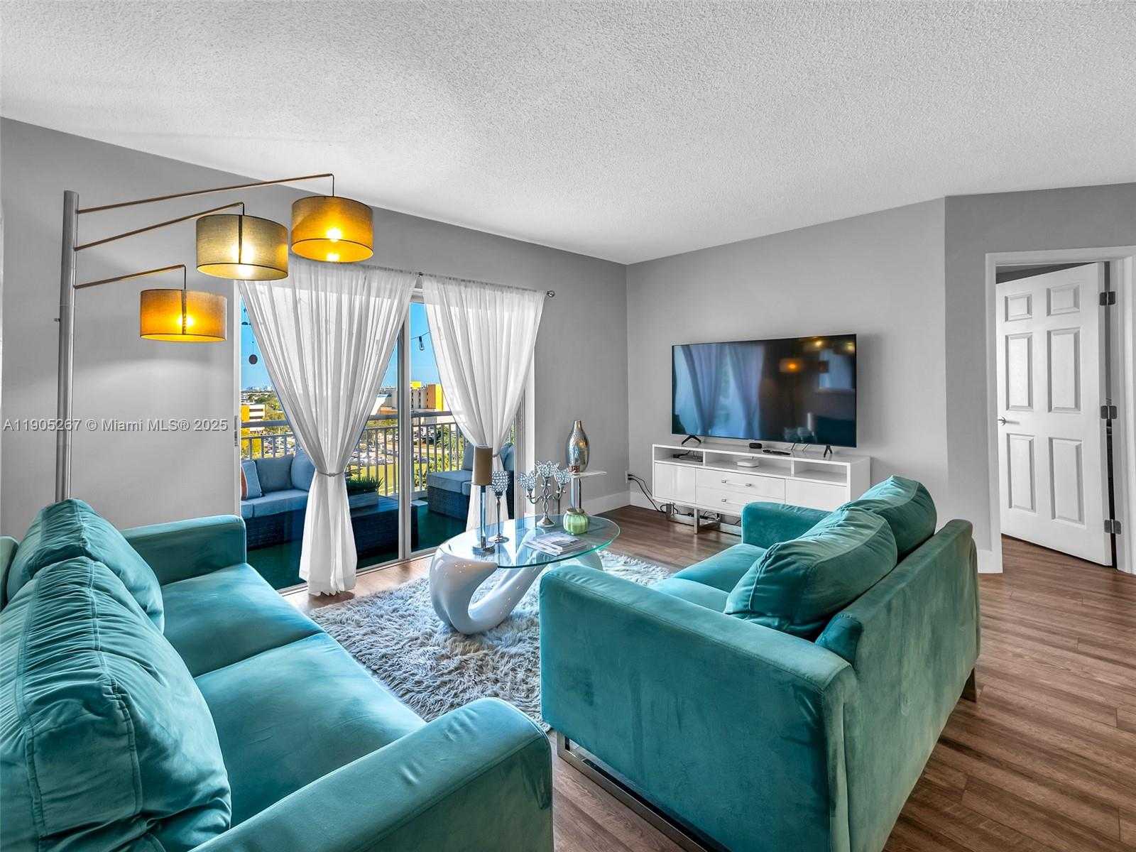 Small Image of 3800 HILLCREST DR #907, Hollywood Number 8