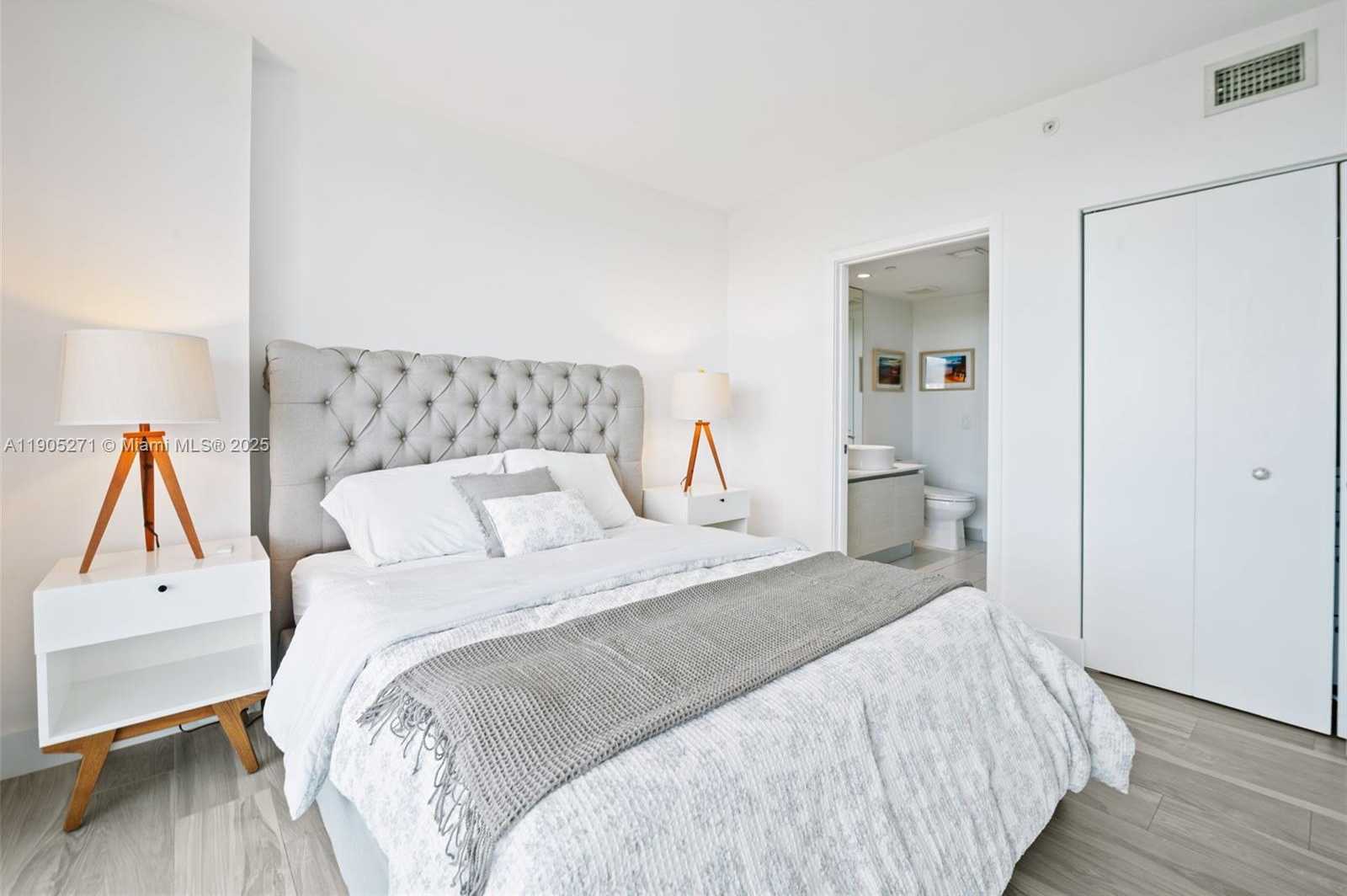 Small Image of 4250 BISCAYNE BLVD #1009, Miami Number 11